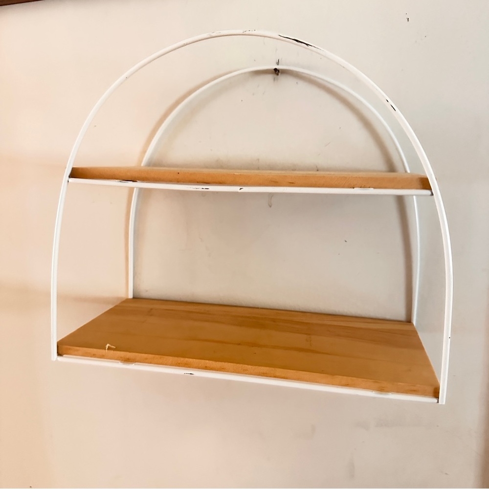 White wire shelf